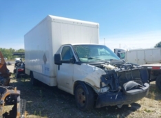 2014 GMC Savana Cutaway 4500 6.0L Parting Out