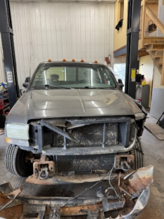 2003 Ford Super Duty F-350 6.8L V10 SRW Supercab 142″ XL 4WD Parting out