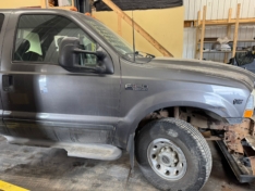 2003 Ford Super Duty F-350 6.8L V10 SRW Supercab 142″ XL 4WD Parting out