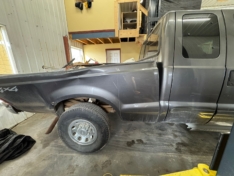 2003 Ford Super Duty F-350 6.8L V10 SRW Supercab 142″ XL 4WD Parting out
