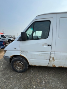 2004 DODGE SPRINTER 2500 VAN 2.7L TURBO PARTING OUT