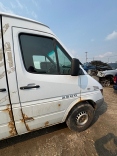 2004 DODGE SPRINTER 2500 VAN 2.7L TURBO PARTING OUT