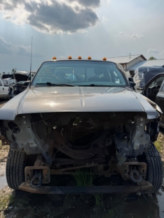 2003 Ford Super Duty F-350 6.8L V10 SRW Supercab 142″ XL 4WD Parting out