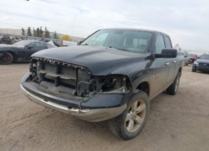 2014 Ram 1500 4WD 5.7L Hemi Quad Cab 140.5″ SLT Parting out