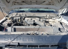 2015 FORD F250 SUPER DUTY 6.2L 4X4 Regular Cab parting out