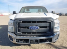 2015 FORD F250 SUPER DUTY 6.2L 4X4 Regular Cab parting out
