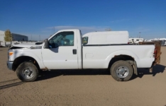 2015 FORD F250 SUPER DUTY 6.2L 4X4 Regular Cab parting out