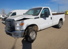 2015 FORD F250 SUPER DUTY 6.2L 4X4 Regular Cab parting out
