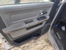 2011 RAM 2500 SLT 5.7L HEMI PARTING OUT