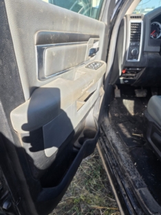 2014 Ram 1500 4WD 5.7L Hemi Quad Cab 140.5″ SLT Parting out