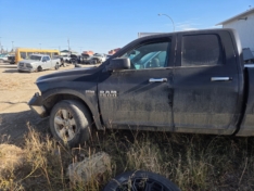 2014 Ram 1500 4WD 5.7L Hemi Quad Cab 140.5″ SLT Parting out